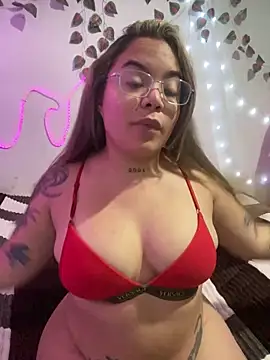 Lindalatina2001 online show from 04-25-26, 07:44