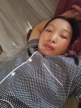 Snapshot of Evelyn-n chatting on 07-17-26, 05:25 Evelyn-n online show from 07-17-26, 05:25