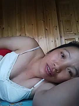 Snapshot of Evelyn-n chatting on 07-28-26, 11:04 Evelyn-n online show from 07-28-26, 11:04