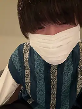 Snapshot of huto_0513 chatting on 12-14-25, 04:12 huto 0513 online show from 12-14-25, 04:12