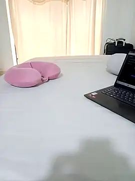 Snapshot of am_cvo1824 chatting on 12-15-25, 08:57 am cvo1824 online show from 12-15-25, 08:57