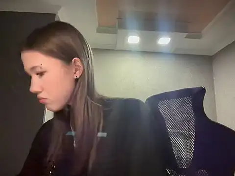 Snapshot of lilXdomii chatting on 12-16-25, 04:01 lilXdomii online show from 12-16-25, 04:01