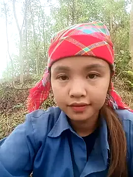 Snapshot of Pretty-haert chatting on 12-17-25, 03:12 Pretty-haert online show from 12-17-25, 03:12