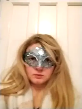 Snapshot of Amy01112 chatting on 01-09-26, 05:04 Amy01112 online show from 01-09-26, 05:04