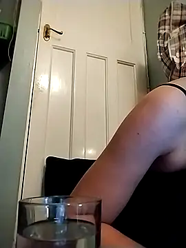 Snapshot of Amy01112 chatting on 02-20-26, 02:08 Amy01112 online show from 02-20-26, 02:08