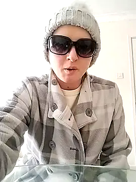 Amy01112 online show from 04-20-26, 02:20