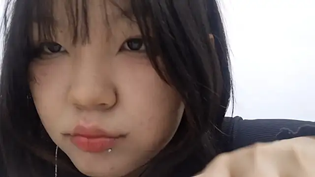 Snapshot of MeowMiaMeow chatting on 12-02-25, 06:14 MeowMiaMeow online show from 12-02-25, 06:14