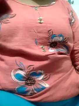 Snapshot of Lahari_23 chatting on 12-15-25, 07:01 Lahari 23 online show from 12-15-25, 07:01