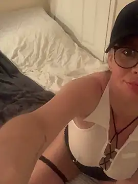 CherryCe online show from 04-15-26, 02:07