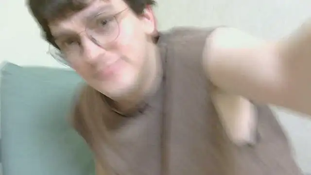 Snapshot of leo_cutie chatting on 07-31-26, 08:30 leo cutie online show from 07-31-26, 08:30