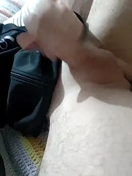 Snapshot of arsviktor chatting on 12-14-25, 04:07 arsviktor online show from 12-14-25, 04:07