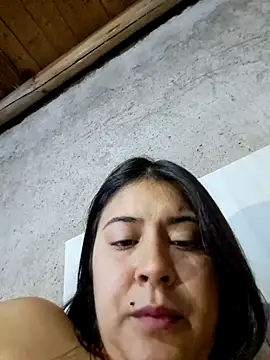 Estefanny Lolyy online show from 04-17-26, 05:21