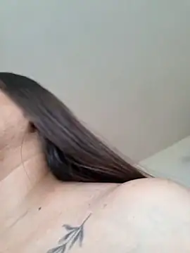 adele 69 online show from 12-17-25, 05:08