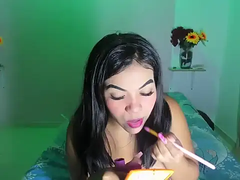 18teenssexy online show from 12-19-25, 12:01