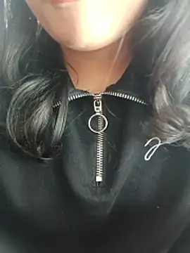 Snapshot of poojababydoll chatting on 12-18-25, 08:31 poojababydoll online show from 12-18-25, 08:31