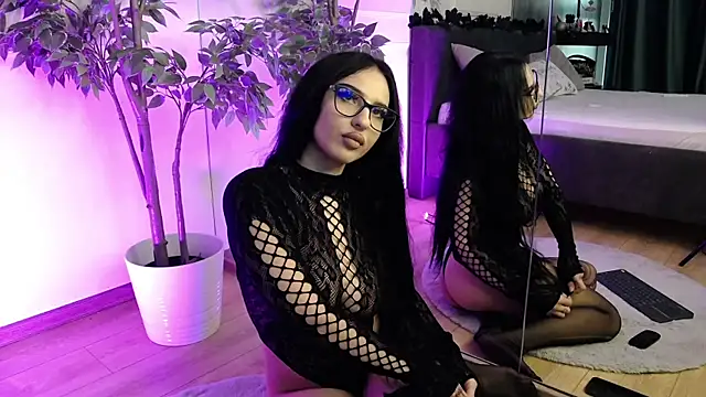 Snapshot of RavenFoxxy chatting on 12-02-25, 06:52 RavenFoxxy online show from 12-02-25, 06:52