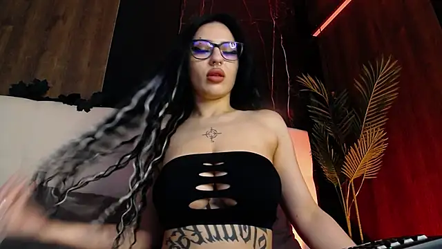 Snapshot of RavenFoxxy chatting on 05-11-26, 06:30 RavenFoxxy online show from 05-11-26, 06:30