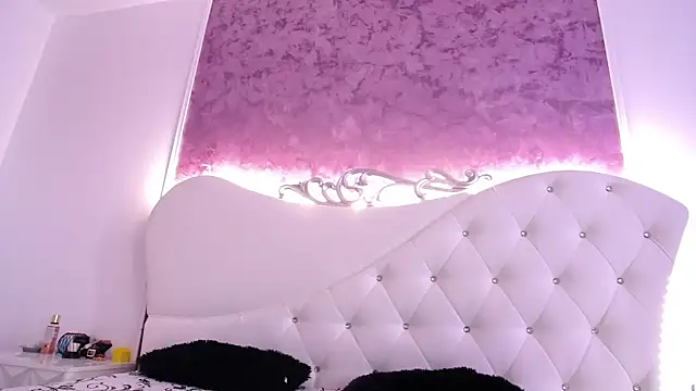 Snapshot of RavenFoxxy chatting on 05-21-26, 05:58 RavenFoxxy online show from 05-21-26, 05:58
