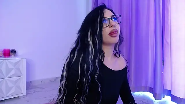 Snapshot of RavenFoxxy chatting on 05-30-26, 05:37 RavenFoxxy online show from 05-30-26, 05:37
