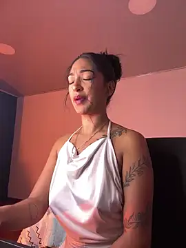 Snapshot of VanneGoddess chatting on 03-28-26, 11:10 VanneGoddess online show from 03-28-26, 11:10