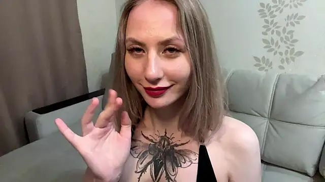 Snapshot of _Dori chatting on 12-13-25, 07:53 Dori online show from 12-13-25, 07:53