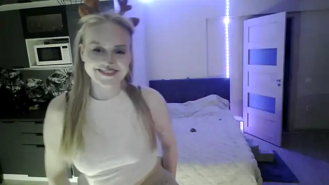 LunaPeony online show from 02-22-26, 02:26