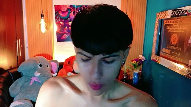 Snapshot of StormLuxX chatting on 05-06-26, 12:32 StormLuxX online show from 05-06-26, 12:32