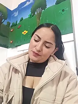 MisNicol online show from 02-05-26, 02:43