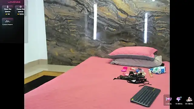 Snapshot of Evy_connor chatting on 12-22-25, 11:29 Evy connor online show from 12-22-25, 11:29