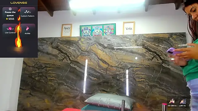 Snapshot of Evy_connor chatting on 01-13-26, 11:37 Evy connor online show from 01-13-26, 11:37