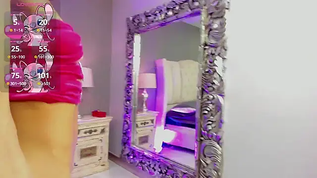 Snapshot of LaraSaint chatting on 12-13-25, 07:53 LaraSaint online show from 12-13-25, 07:53