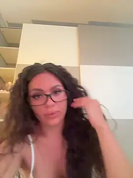 Snapshot of SiennaLuxexx chatting on 07-21-26, 04:42 SiennaLuxexx online show from 07-21-26, 04:42