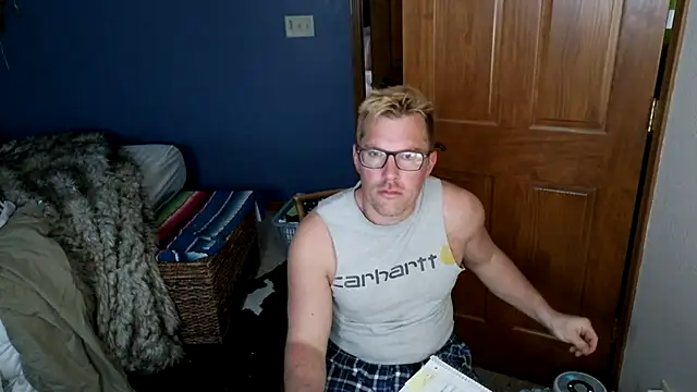 Snapshot of SpunRedneck chatting on 03-12-26, 11:44 SpunRedneck online show from 03-12-26, 11:44