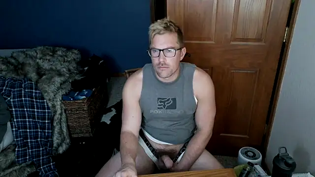 Snapshot of SpunRedneck chatting on 03-19-26, 12:25 SpunRedneck online show from 03-19-26, 12:25