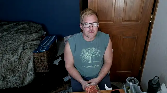 Snapshot of SpunRedneck chatting on 03-21-26, 12:48 SpunRedneck online show from 03-21-26, 12:48