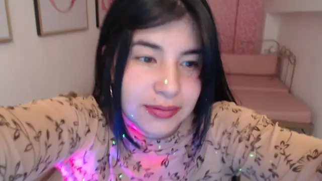 Snapshot of Nina_harpper_ chatting on 12-02-25, 01:05 Nina harpper online show from 12-02-25, 01:05