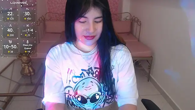 Snapshot of Nina_harpper_ chatting on 12-03-25, 01:20 Nina harpper online show from 12-03-25, 01:20