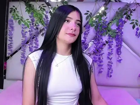 Snapshot of liinzy_rouse69 chatting on 12-16-25, 02:44 liinzy rouse69 online show from 12-16-25, 02:44