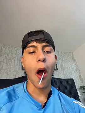 Snapshot of Lander_Cruz chatting on 12-15-25, 08:35 Lander Cruz online show from 12-15-25, 08:35