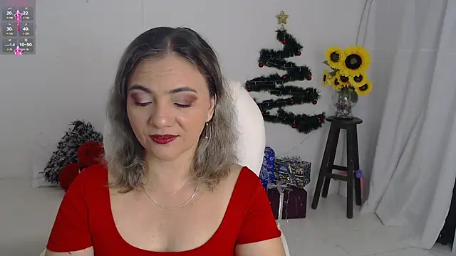 Snapshot of Katiana80 chatting on 12-17-25, 12:00 Katiana80 online show from 12-17-25, 12:00