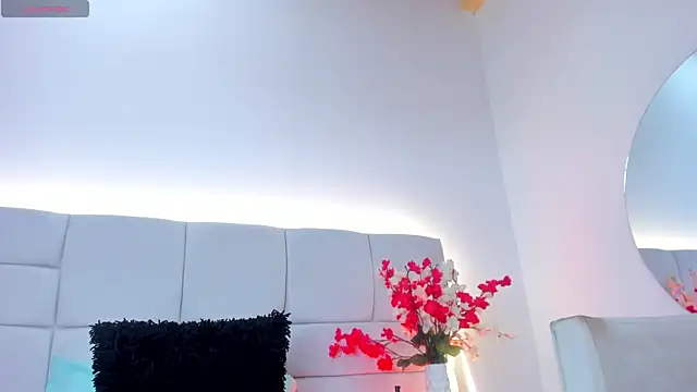 MajoLinares online show from 04-06-26, 07:15