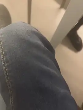 Snapshot of andresbale chatting on 02-14-26, 07:43 andresbale online show from 02-14-26, 07:43