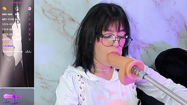 Snapshot of sofia_shadow_ chatting on 03-26-26, 03:23 sofia shadow online show from 03-26-26, 03:23