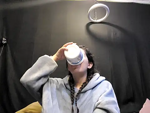 NatyMia online show from 12-15-25, 05:34