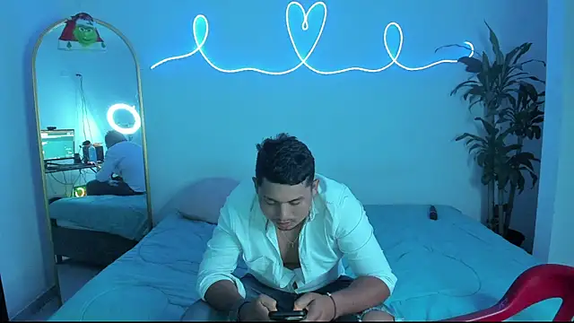 Snapshot of volt_boy57 chatting on 12-20-25, 05:47 volt boy57 online show from 12-20-25, 05:47