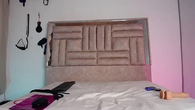 Alexamoonx online show from 12-16-25, 06:18