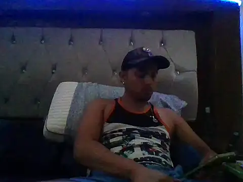 Snapshot of Eduall93 chatting on 04-18-26, 07:56 Eduall93 online show from 04-18-26, 07:56