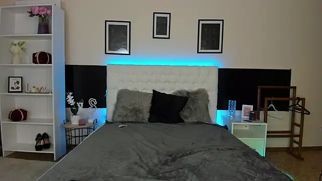 KiraNeeww online show from 02-09-26, 06:17