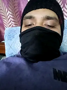 Snapshot of samsexjuice chatting on 12-21-25, 08:05 samsexjuice online show from 12-21-25, 08:05