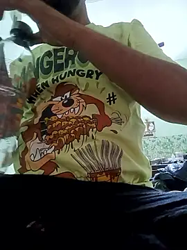 Snapshot of samsexjuice chatting on 01-15-26, 10:09 samsexjuice online show from 01-15-26, 10:09